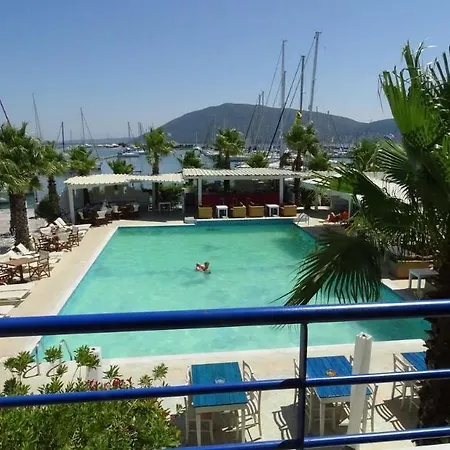 Hotel Ianos 3*