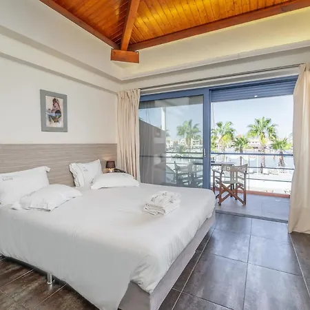 Ianos Hotel