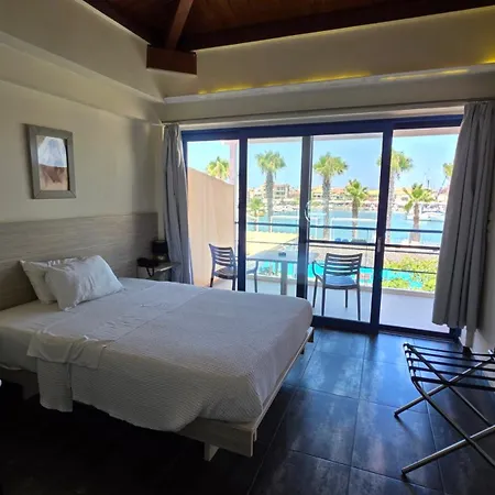 Hotel Ianos 3*