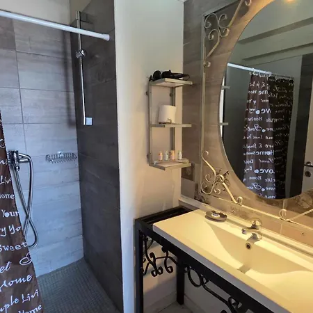Ianos Hotel 3*