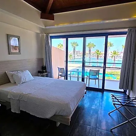 Ianos Hotel 3*