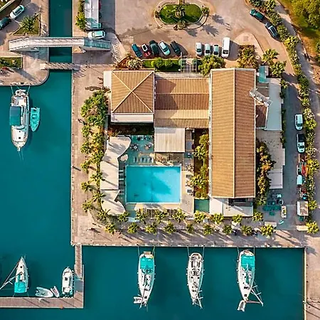 Ianos Hotel 3*