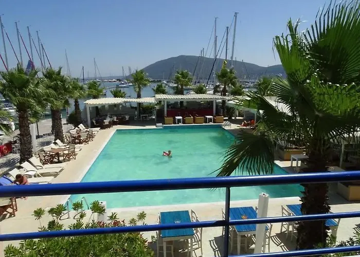 Hotel Ianos 3*
