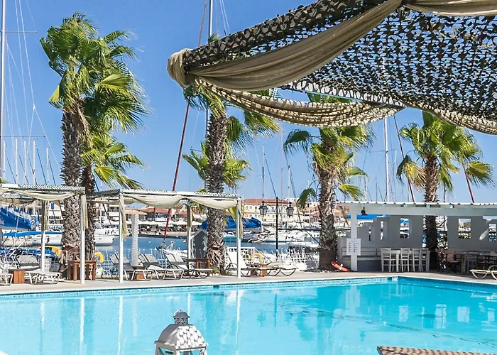 Ianos 3* Lefkada City